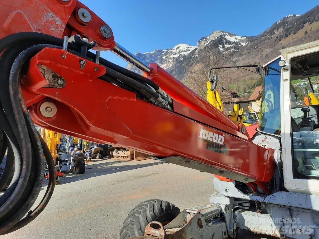 Menzi Muck M530 Gumikerekes kotrók