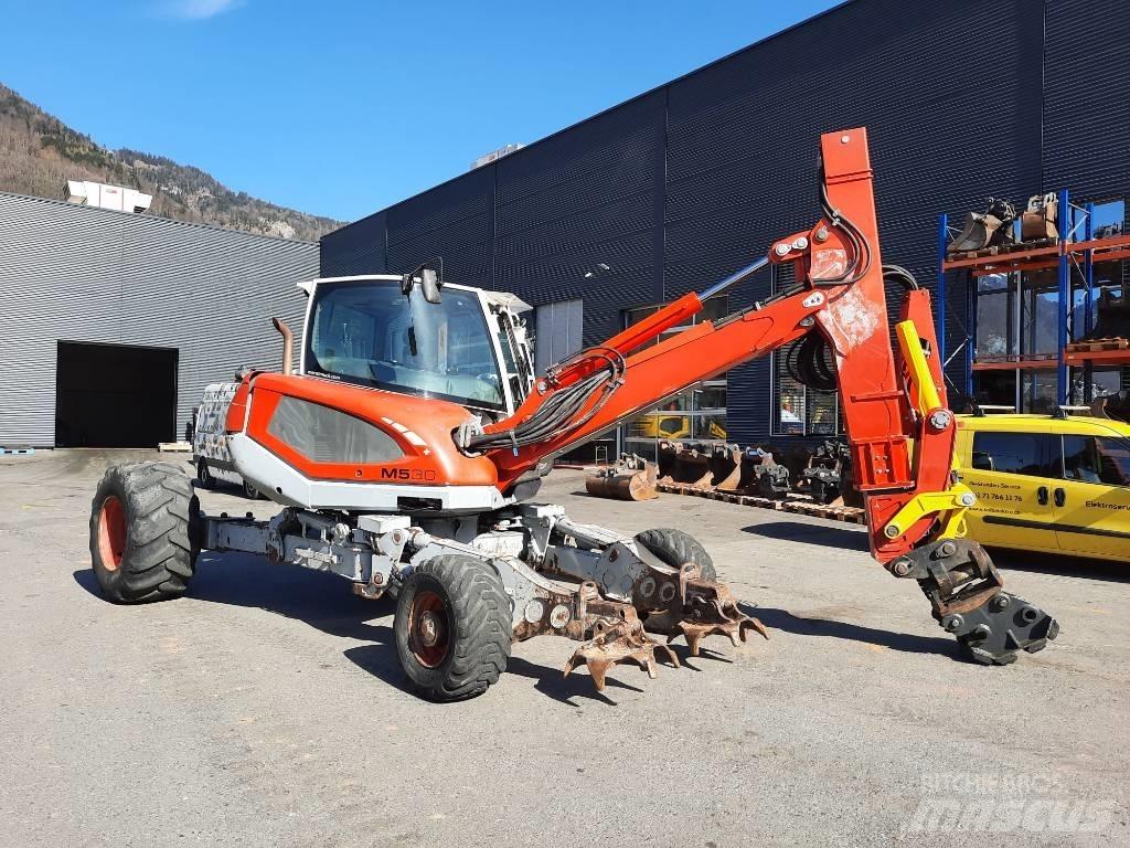 Menzi Muck M530 Gumikerekes kotrók