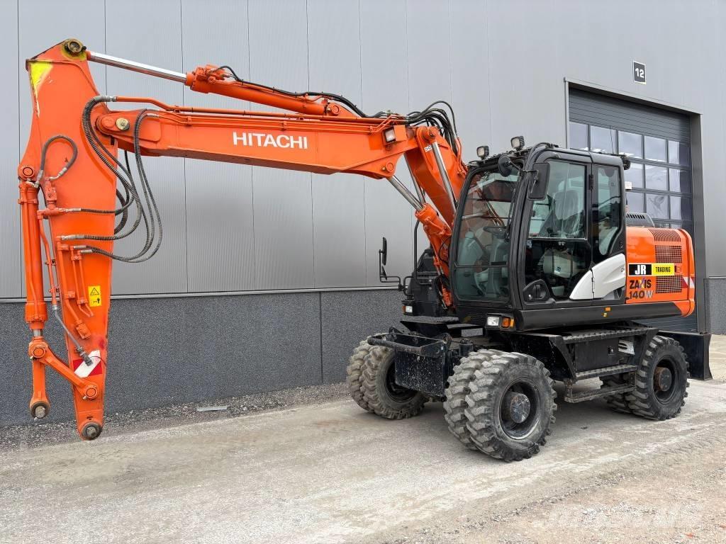 Hitachi ZX 140 W-5B Gumikerekes kotrók