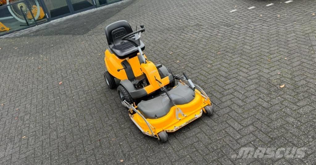 Stiga Villa Ráülős fűnyírók