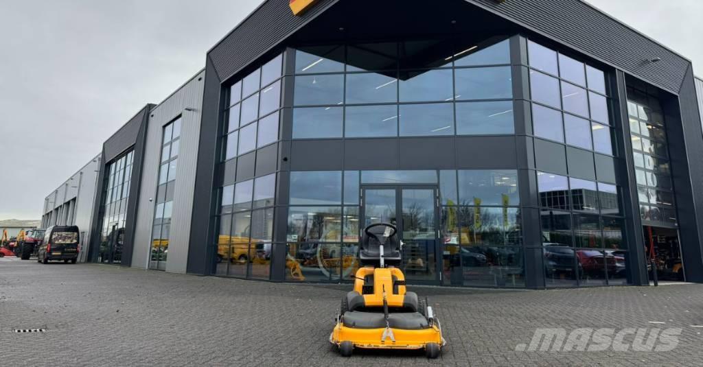 Stiga Villa Ráülős fűnyírók