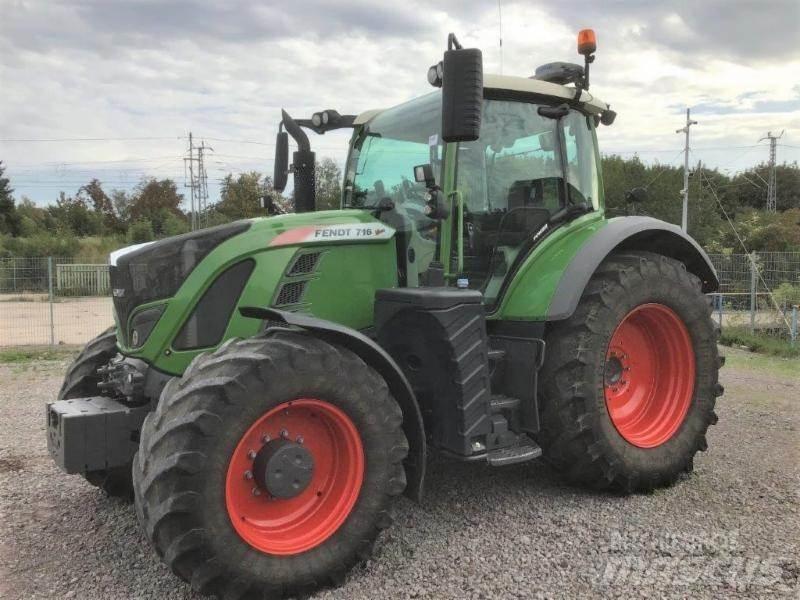 Fendt 716 Vario Traktorok