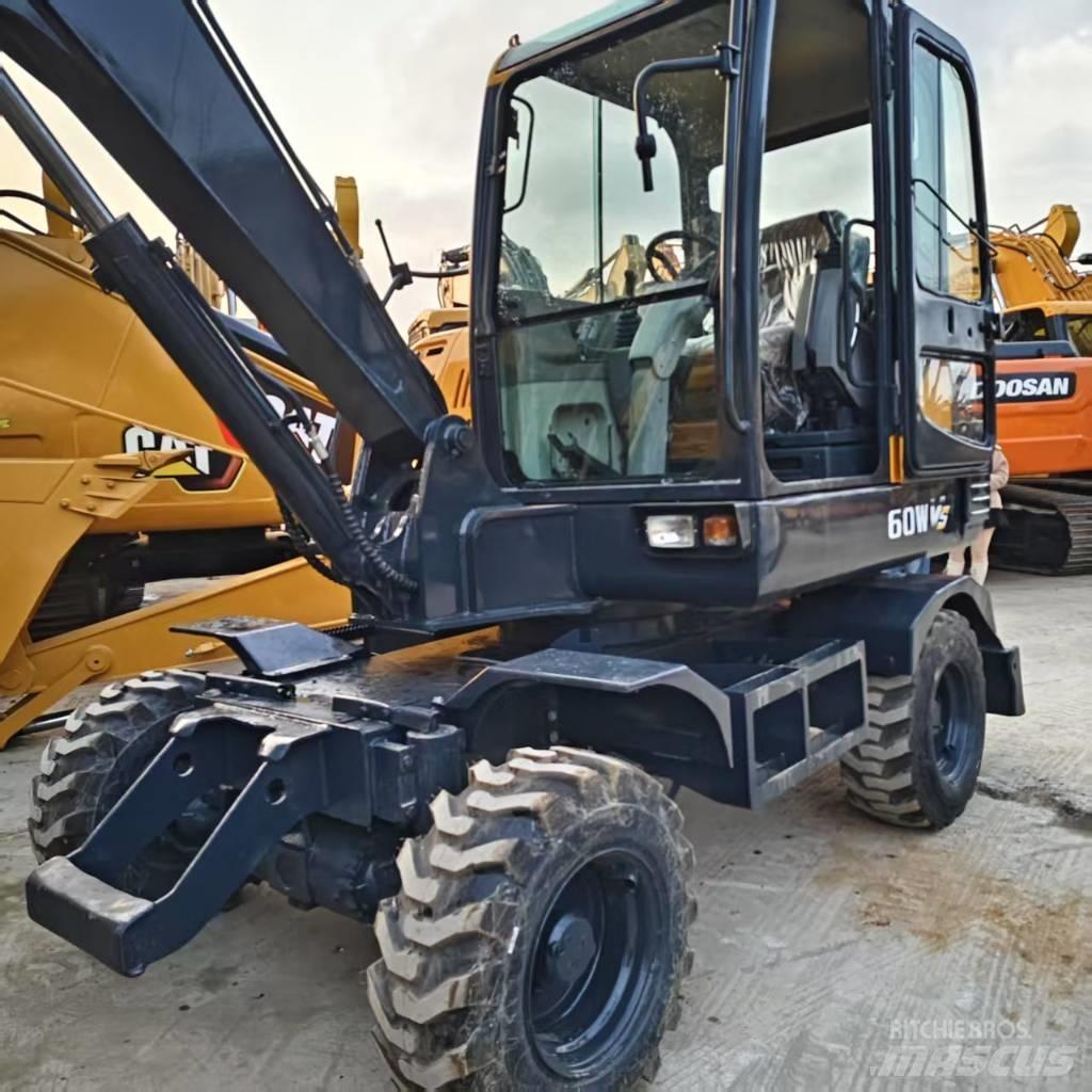 Hyundai 60W-9 Gumikerekes kotrók