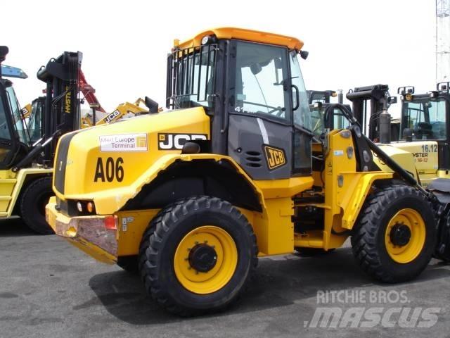 JCB 411 HT Gumikerekes homlokrakodók