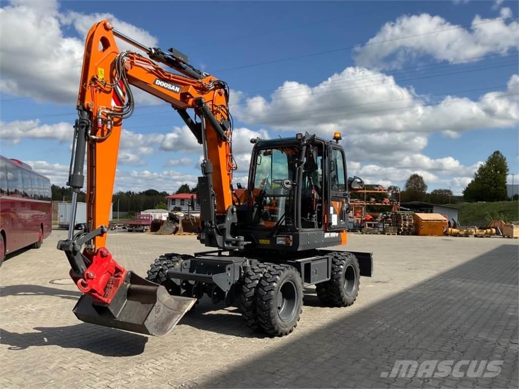 Doosan DX100W-7 Gumikerekes kotrók