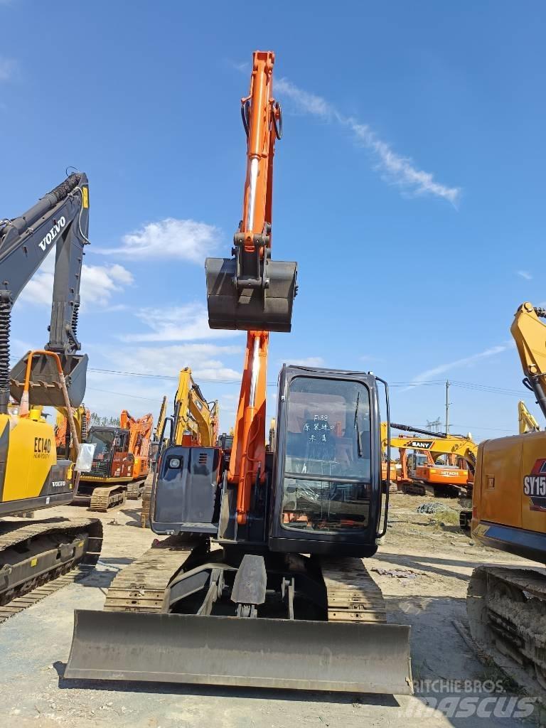 Hitachi ZX 75 Közepes (midi) kotrók 7 t - 12 t