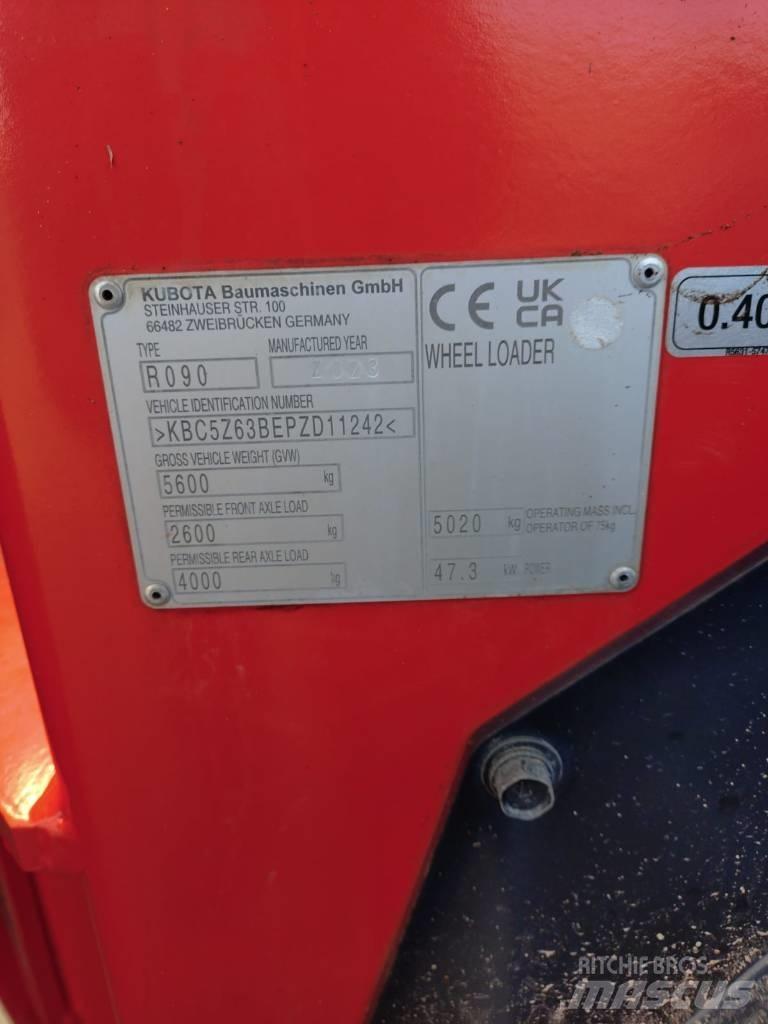 Kubota R 082 Gumikerekes homlokrakodók