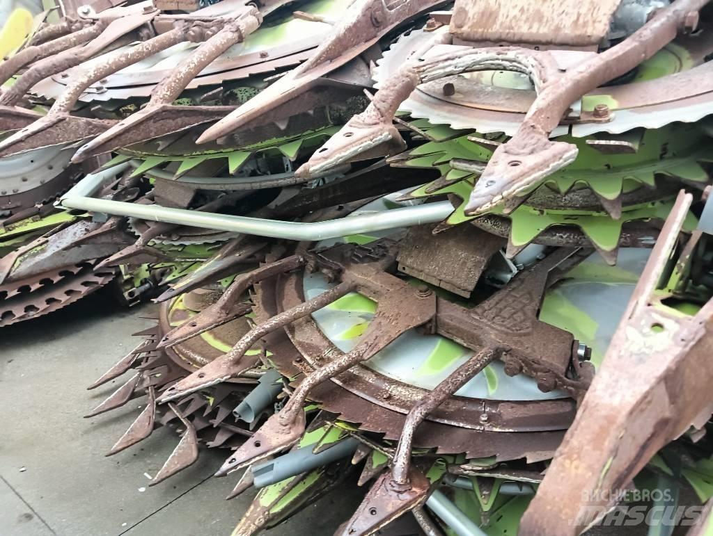 CLAAS ORBIS 750 Önjáró szecskázók