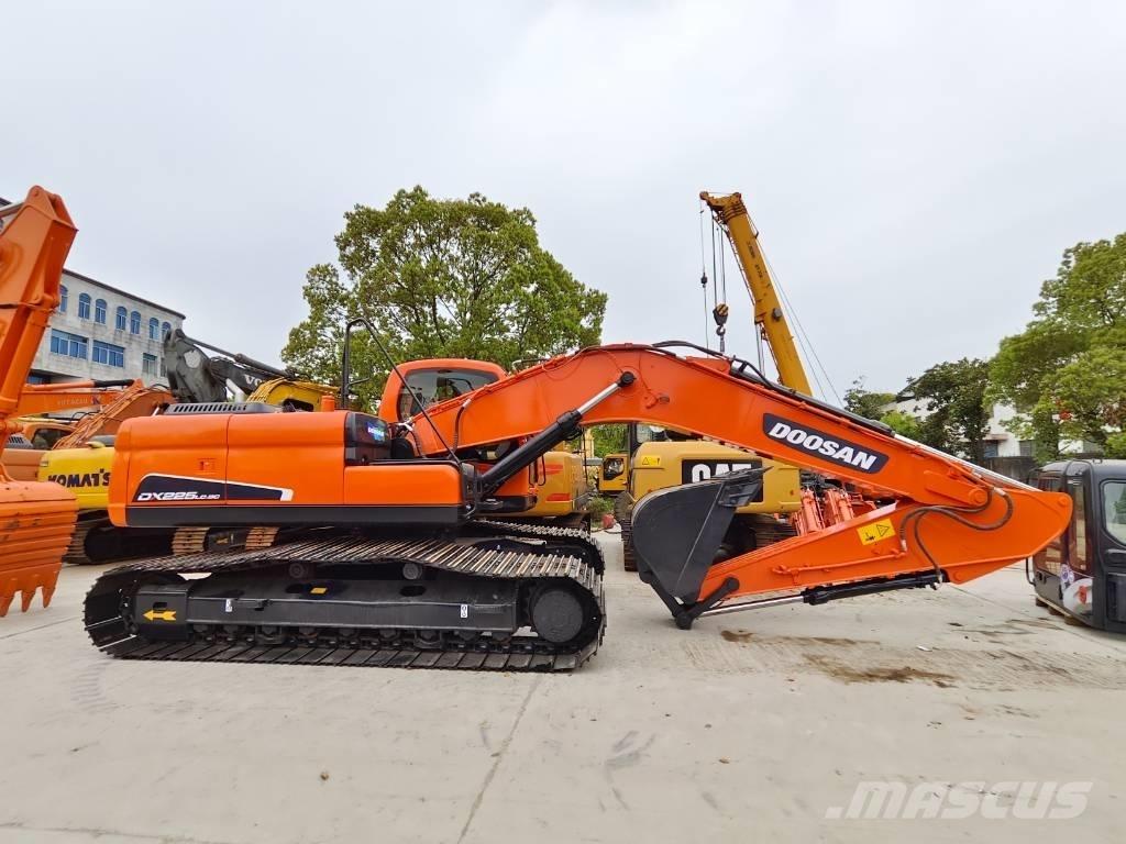 Doosan DX 225 LC Lánctalpas kotrók