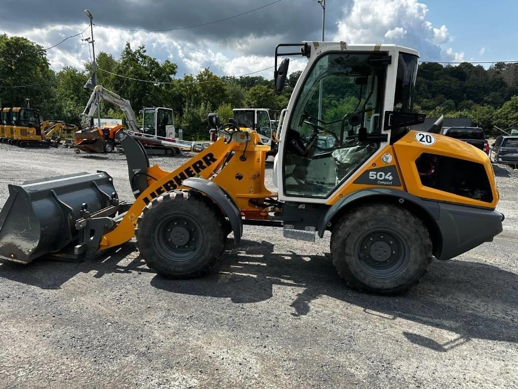 Liebherr 504 Compact Gumikerekes homlokrakodók
