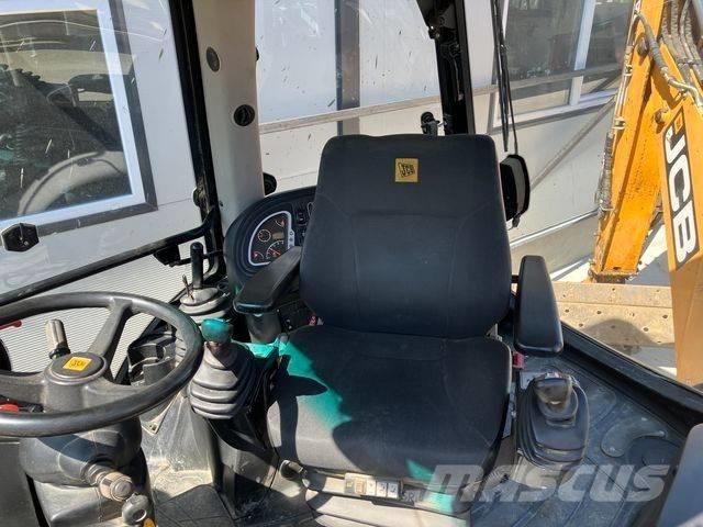 JCB 4CX AEC Kotrórakodók