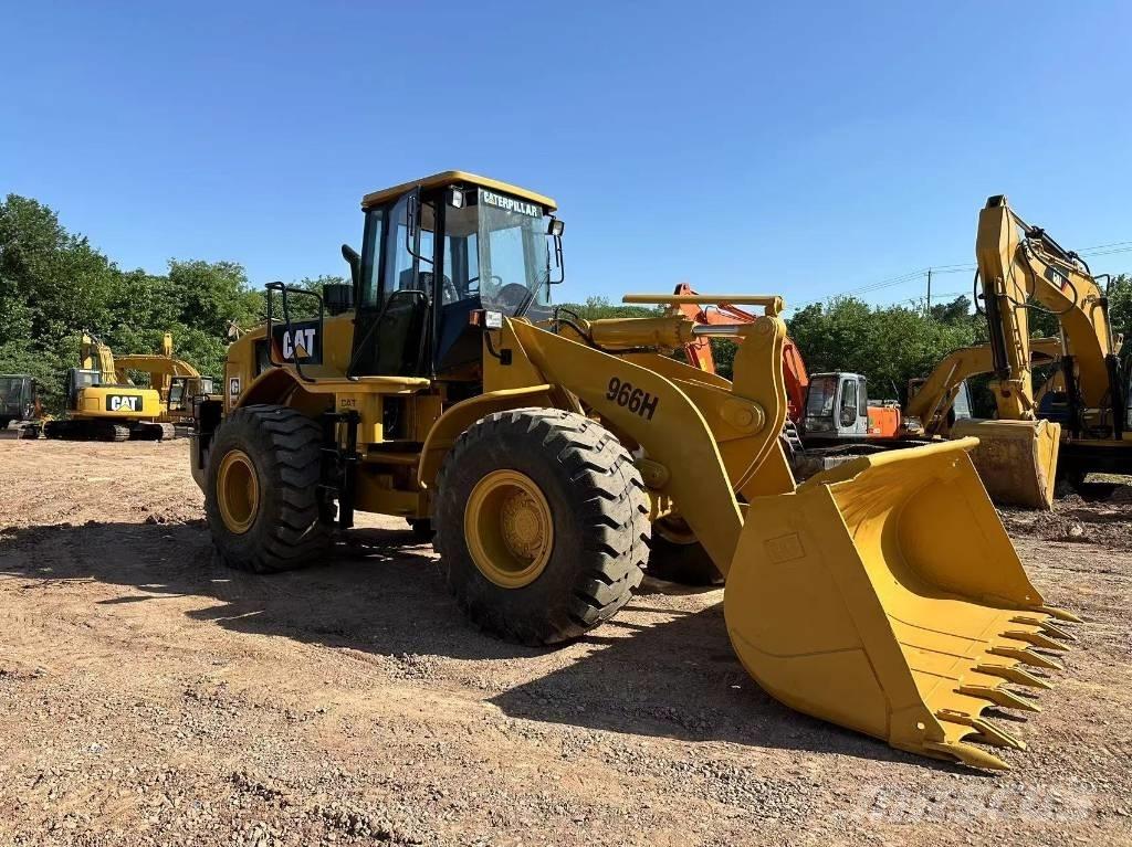 CAT 966H Gumikerekes homlokrakodók