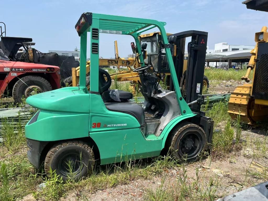 Mitsubishi FD 30 N Dízel targoncák