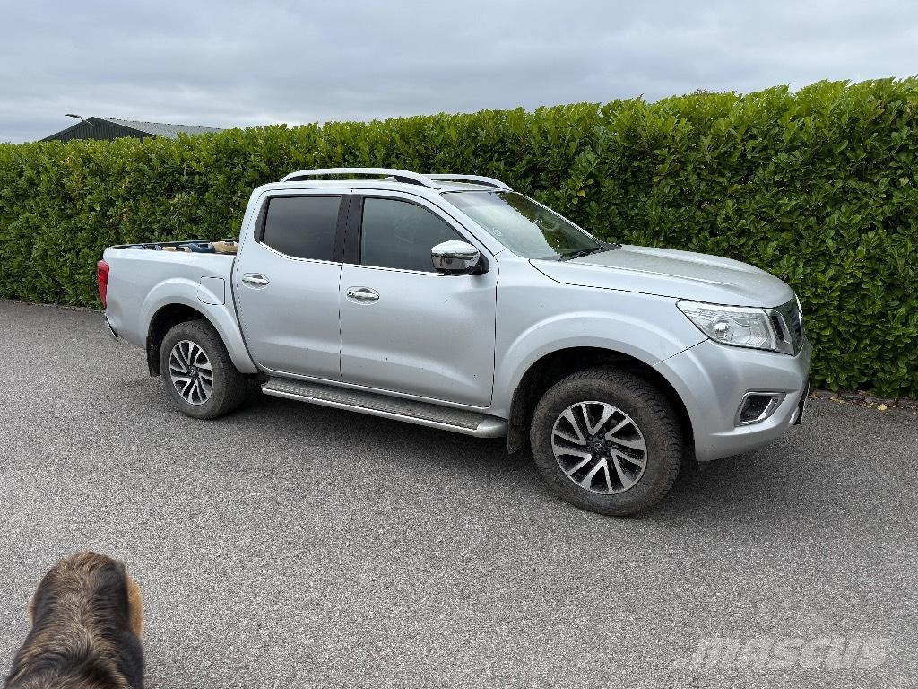 Nissan Navara Kis teherszállító/Platós kocsi