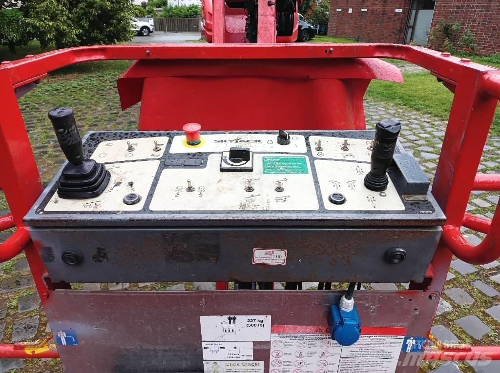 SkyJack SJ 66 T Teleszkópos emelők