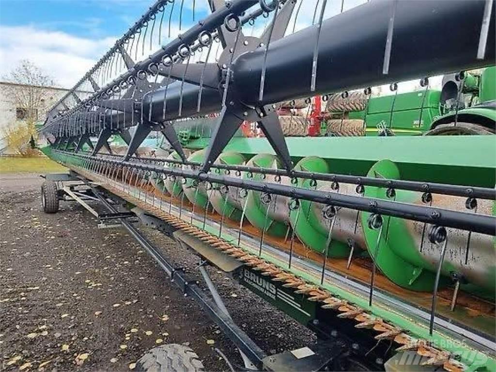 John Deere S 685 i Kombájnok
