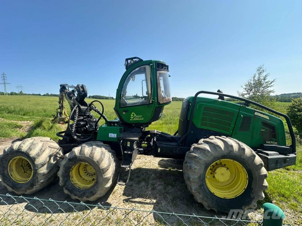 John Deere 1470 E Betakarítók