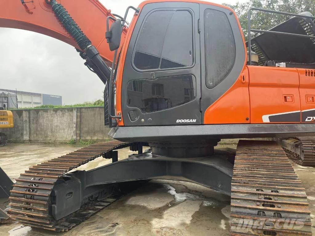 Doosan DX 300 LC Lánctalpas kotrók