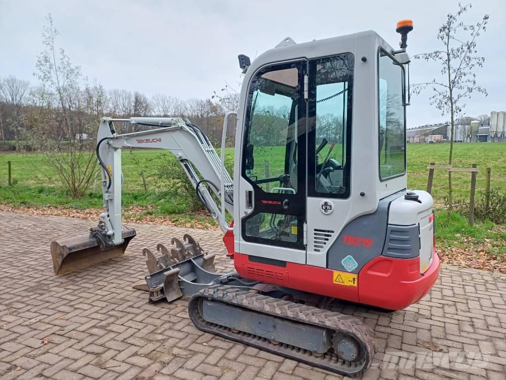 Takeuchi TB 219 Mini kotrók < 7t