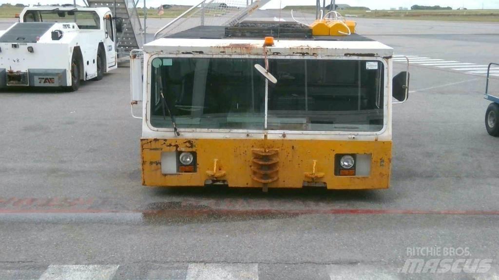  Douglas DC 11 Anyagmozgatás - Egyebek