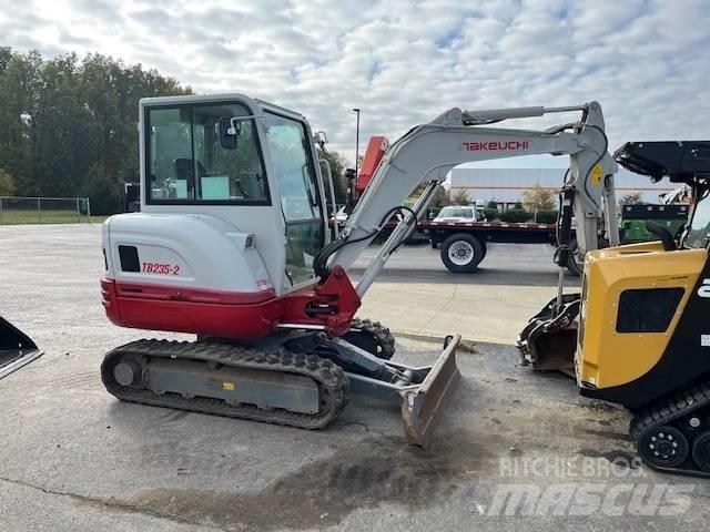 Takeuchi TB235 Mini kotrók < 7t
