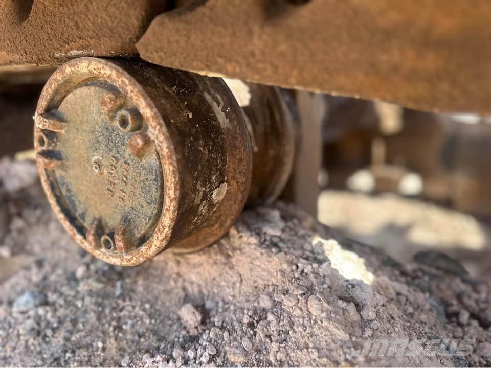 CAT 375 B Lánctalpas kotrók