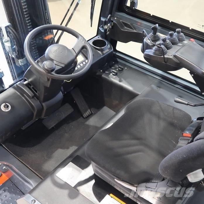 Toyota 8FBMT30 Elektromos targoncák