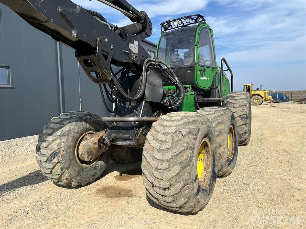 John Deere 1470E Betakarítók
