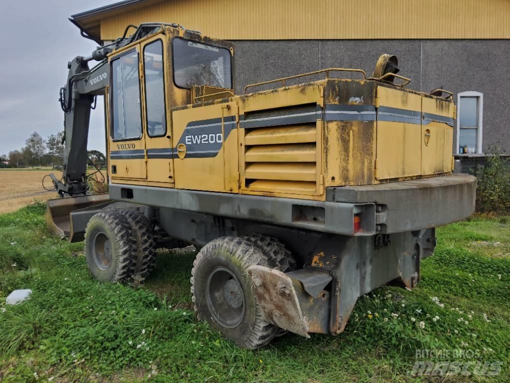Volvo EW 200 Gumikerekes kotrók