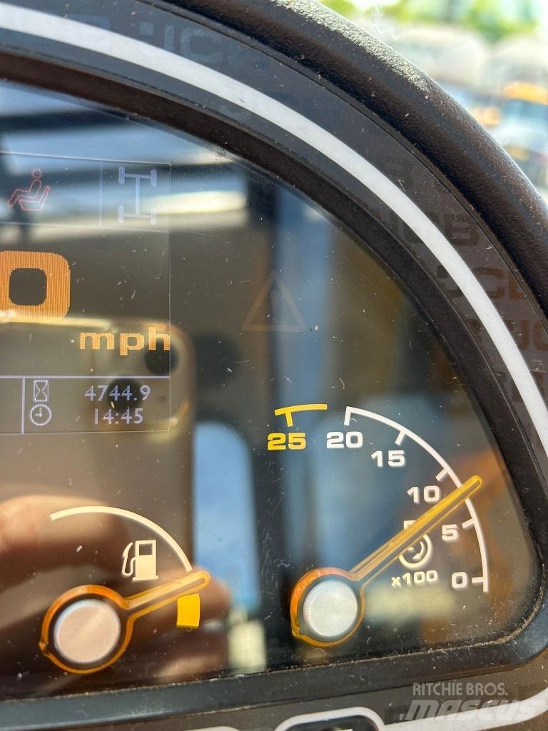 JCB 540-140 Sway / AC Teleszkópos rakodók