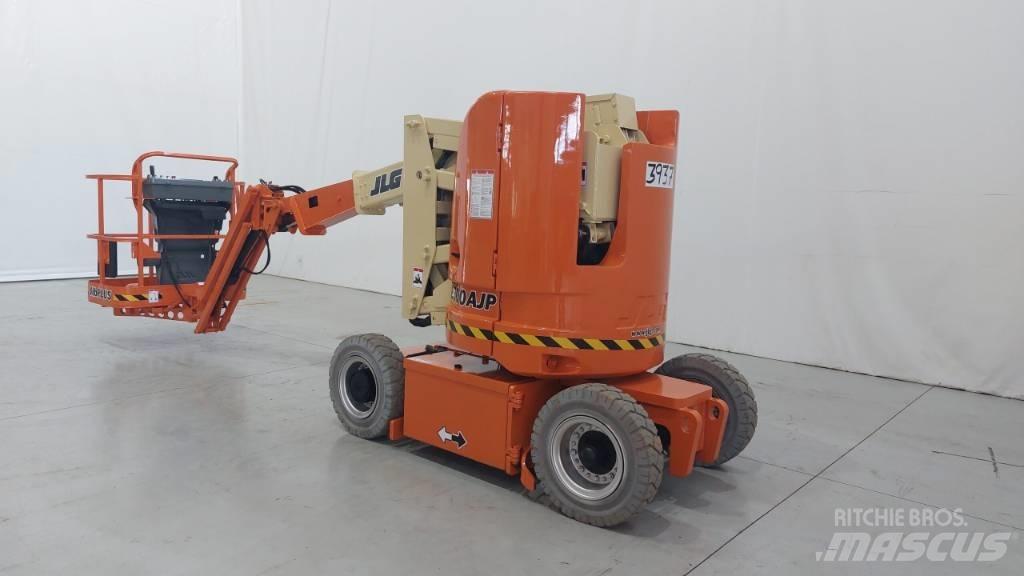 JLG E300AJP Karos emelők