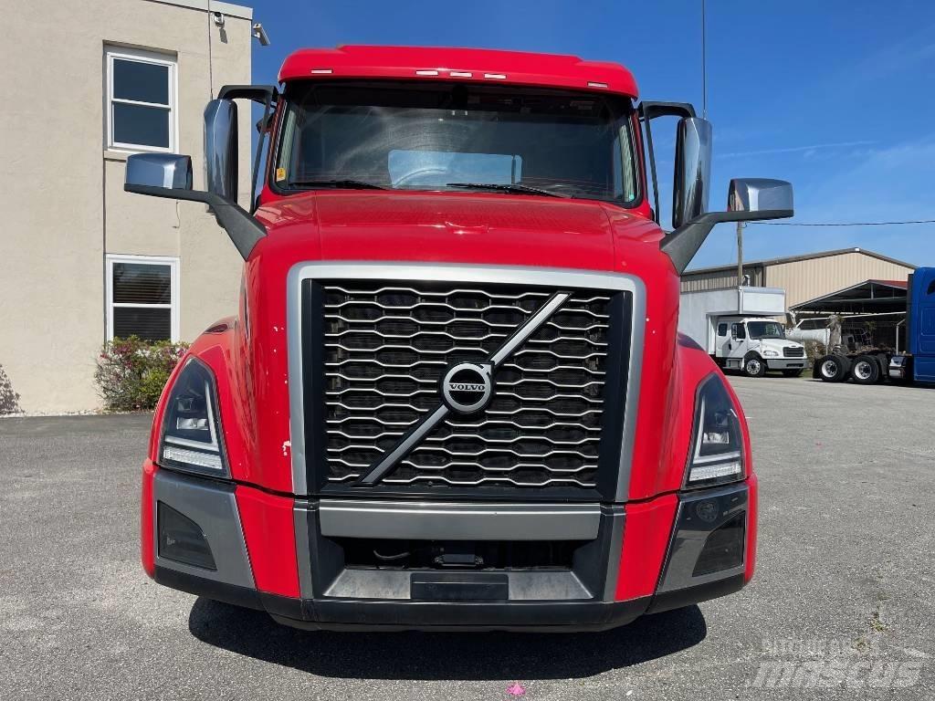 Volvo VNL64T300 Nyergesvontatók