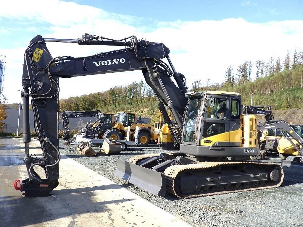 Volvo ECR 235 D Lánctalpas kotrók