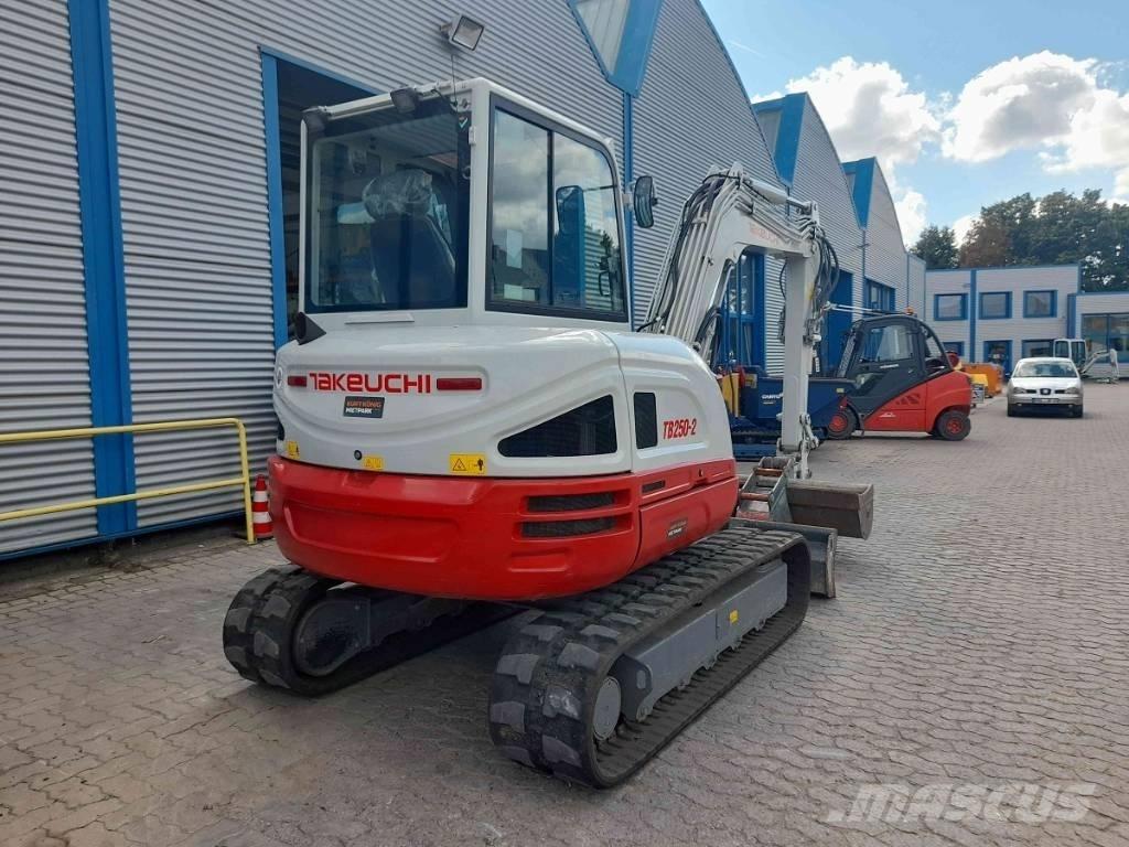 Takeuchi TB 250-2 Mini kotrók < 7t