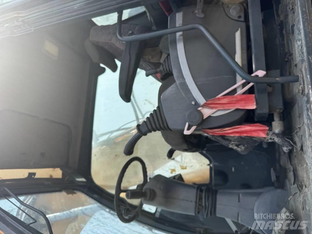 Hyundai R 150 W-9 Gumikerekes kotrók