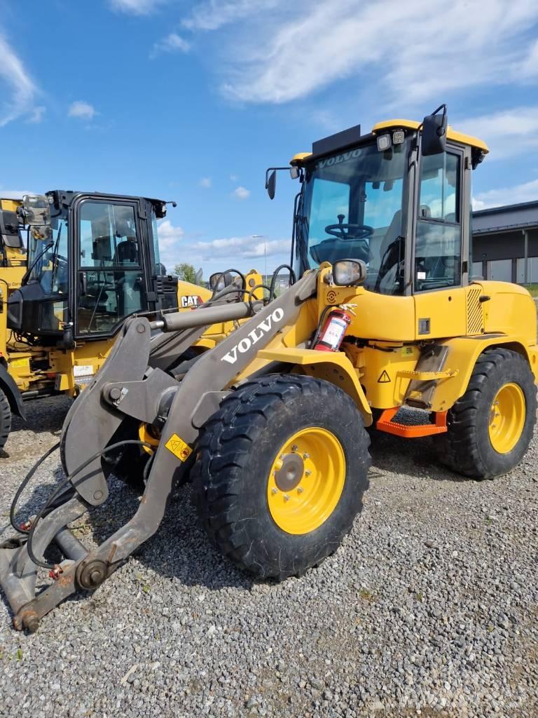 Volvo L 30 G Gumikerekes homlokrakodók