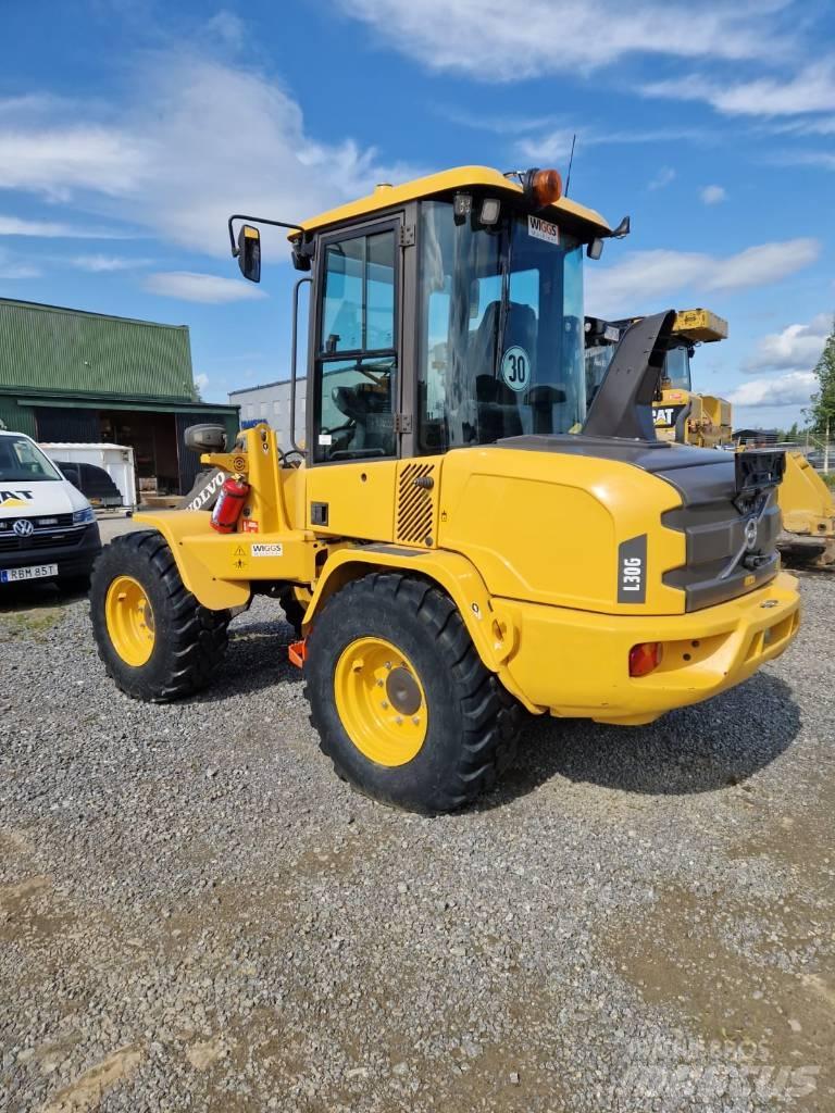Volvo L 30 G Gumikerekes homlokrakodók