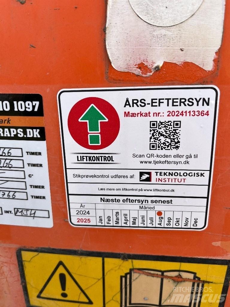 JLG 600 AJ Karos emelők