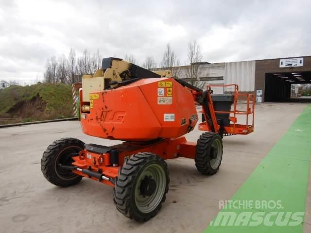 JLG 340AJ Karos emelők