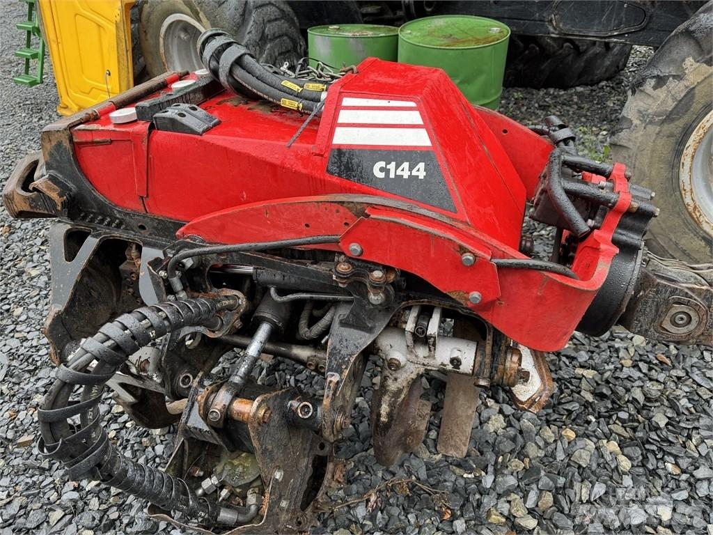 Komatsu C 144 Gallyazógépek