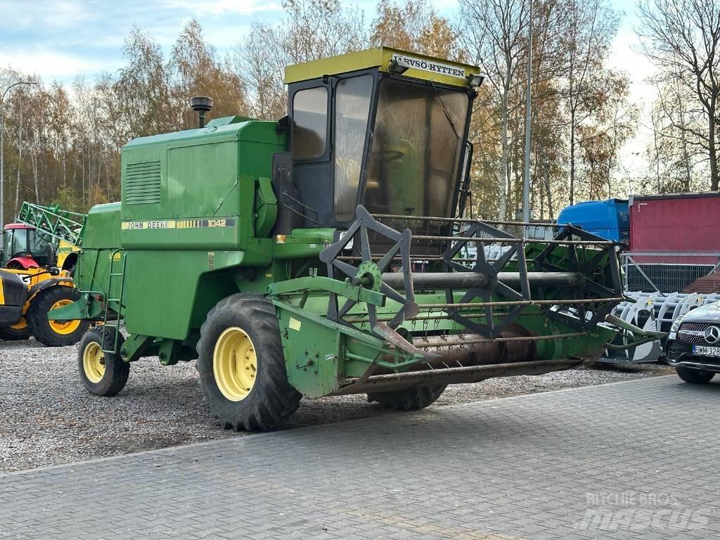 John Deere 1042 Kombájnok