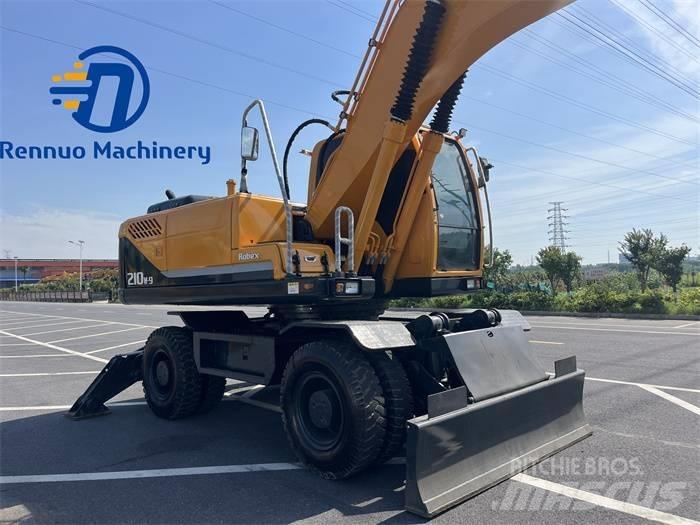 Hyundai R210W-9 Gumikerekes kotrók