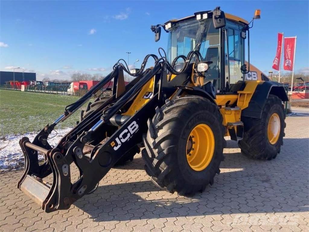 JCB 419S AGRI Gumikerekes homlokrakodók