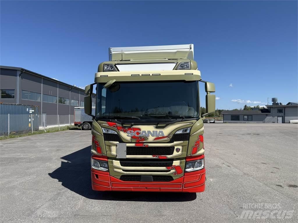 Scania P320 4X2 Dobozos teherautók