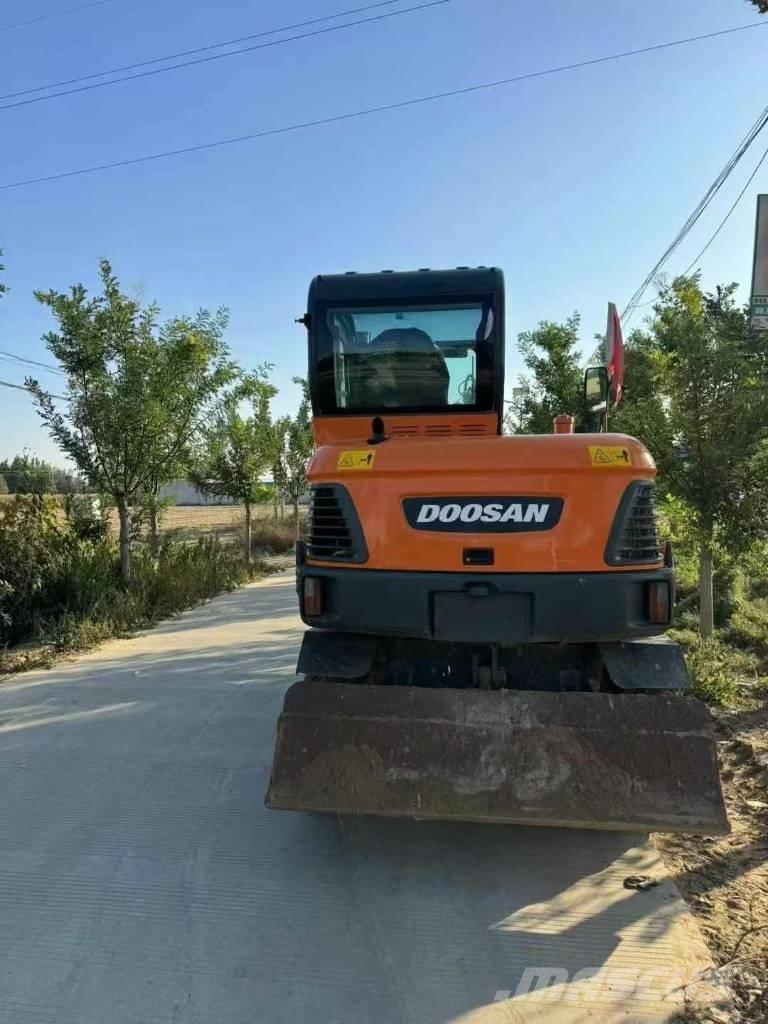 Doosan DX 60 Lánctalpas kotrók