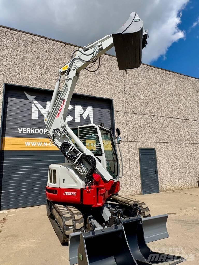 Takeuchi TB 257 FR Mini kotrók < 7t
