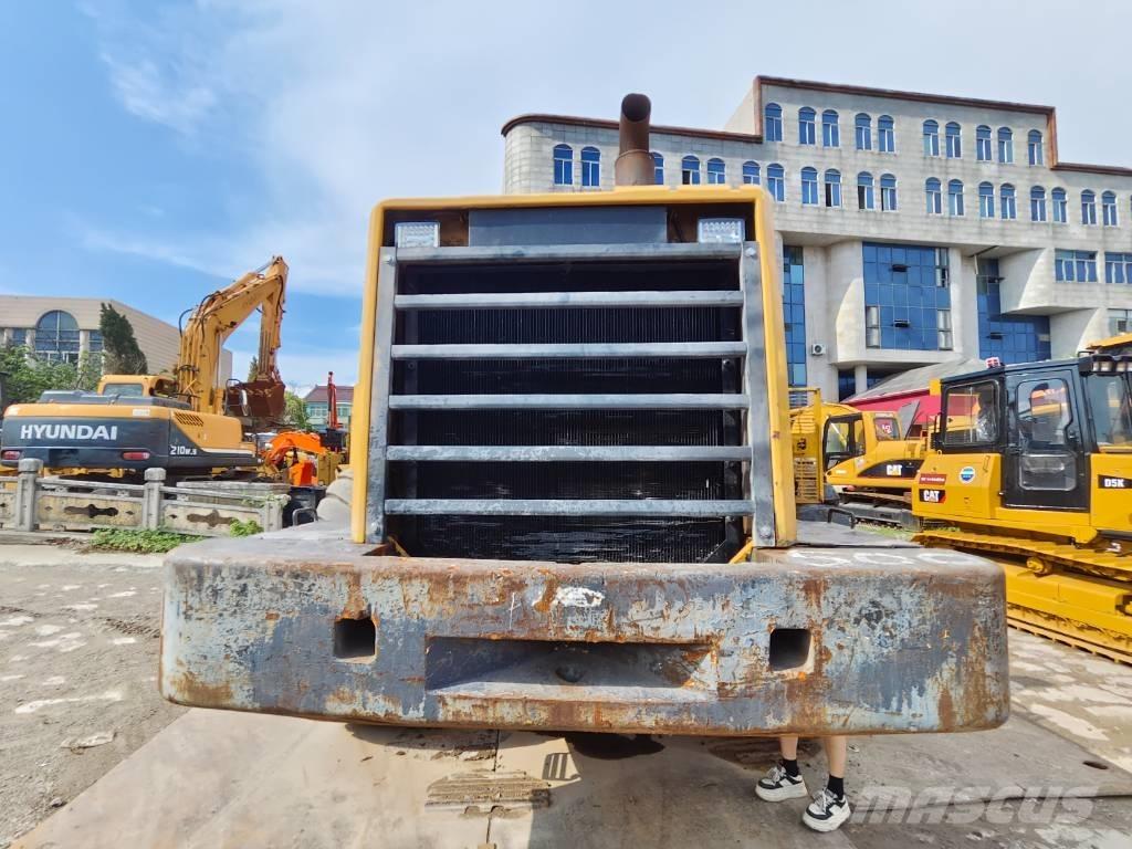 Komatsu WA 500-3 Gumikerekes homlokrakodók