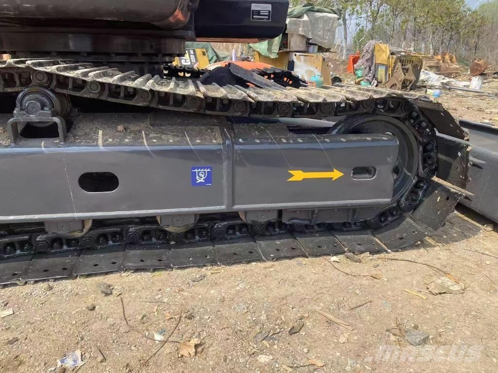 Doosan DX 75-9 C Közepes (midi) kotrók 7 t - 12 t