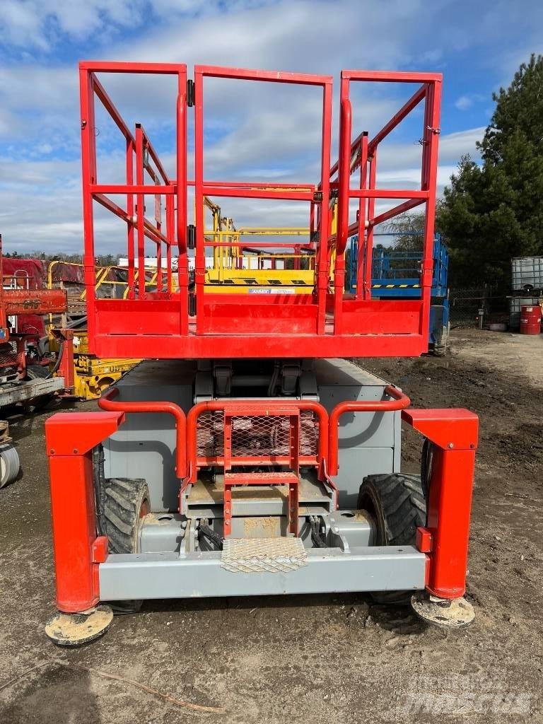SkyJack SJ 6832 RT Ollós emelők