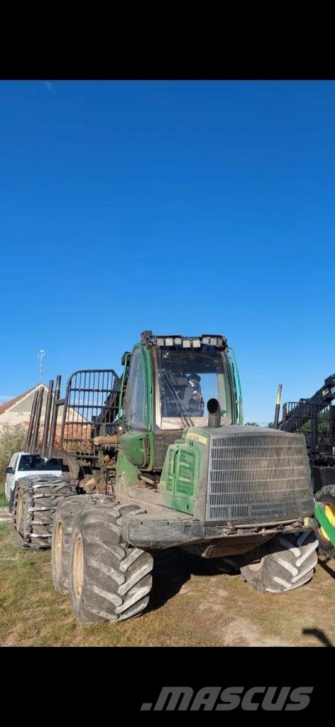 John Deere 1110E Kihordók